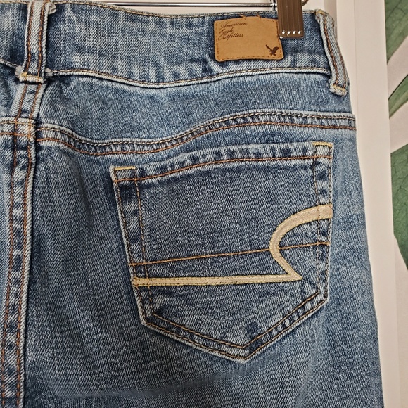 AE Artist Short Flare Jeans Medium Wash - Picture 5 of 7